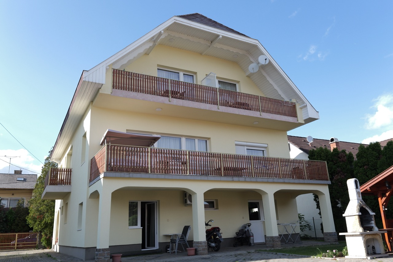 Sárga Apartman Ház